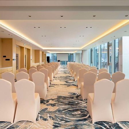 Hilton Garden Inn Shenzhen Airport,Enjoy 24-Hour One Way Free Delivery From Hotel To Shenzhen Baoan Airport On The Hour Eksteriør billede