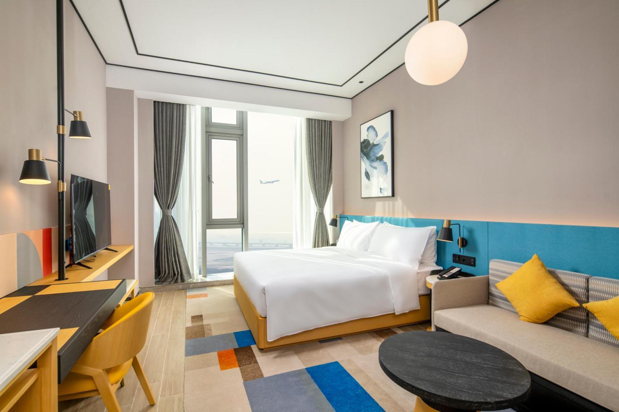 Hilton Garden Inn Shenzhen Airport,Enjoy 24-Hour One Way Free Delivery From Hotel To Shenzhen Baoan Airport On The Hour Eksteriør billede