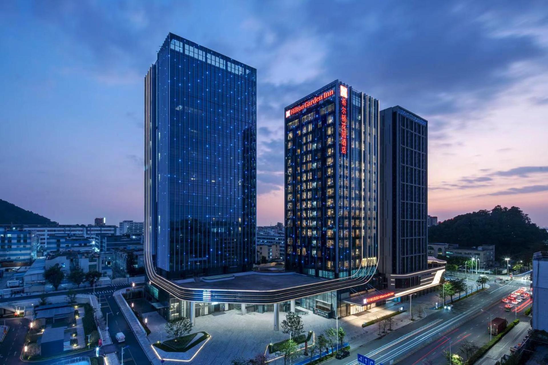 Hilton Garden Inn Shenzhen Airport,Enjoy 24-Hour One Way Free Delivery From Hotel To Shenzhen Baoan Airport On The Hour Eksteriør billede