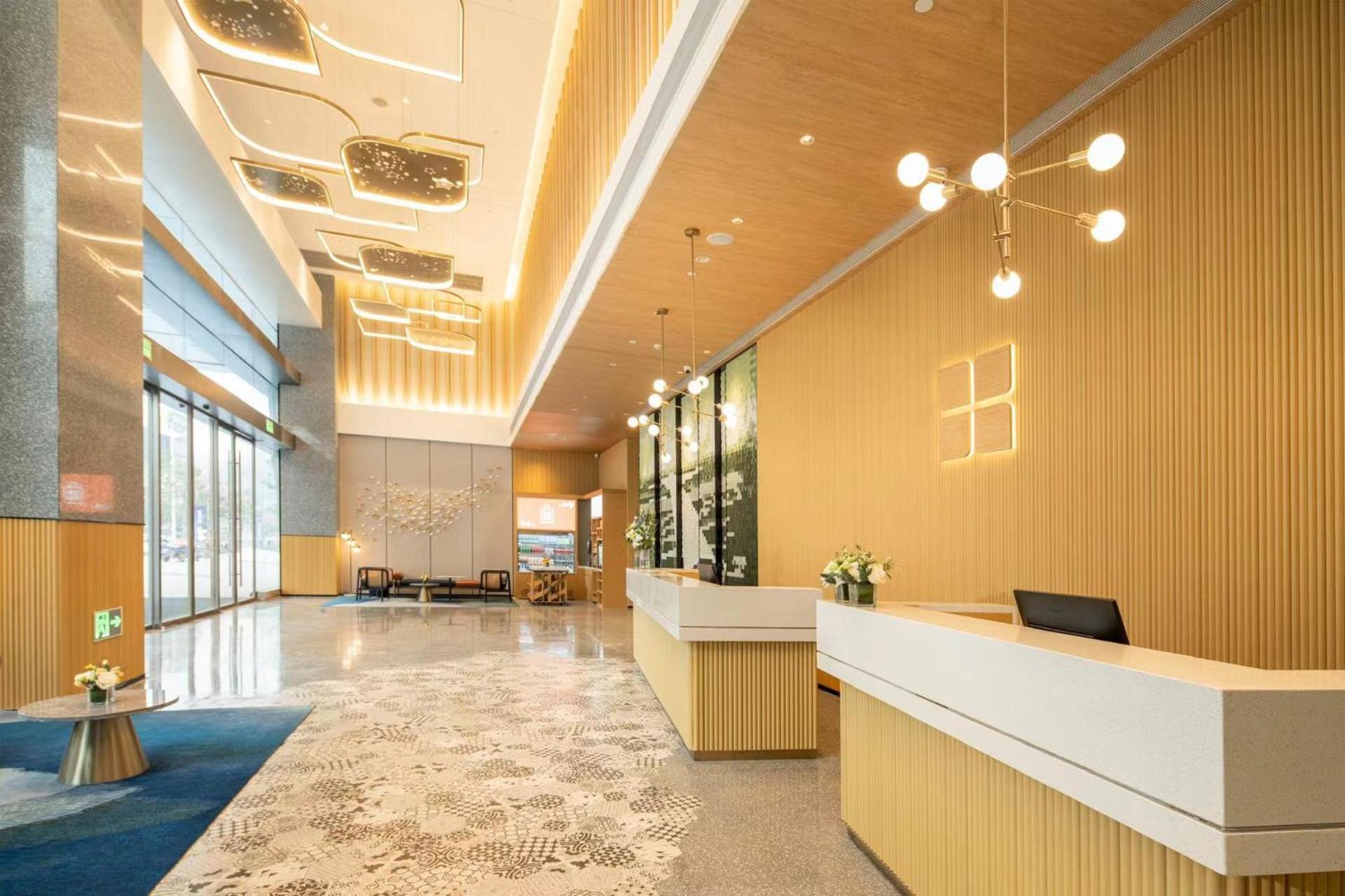 Hilton Garden Inn Shenzhen Airport,Enjoy 24-Hour One Way Free Delivery From Hotel To Shenzhen Baoan Airport On The Hour Eksteriør billede