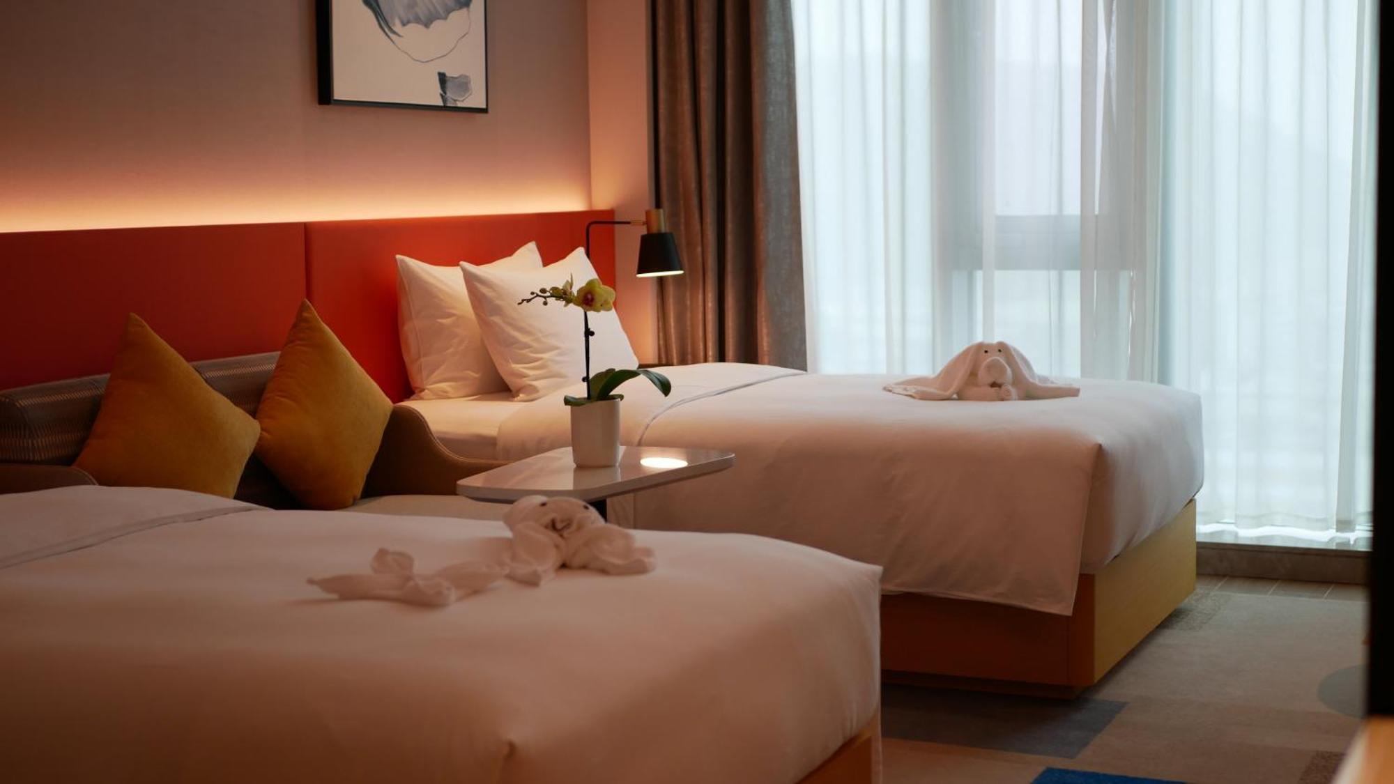Hilton Garden Inn Shenzhen Airport,Enjoy 24-Hour One Way Free Delivery From Hotel To Shenzhen Baoan Airport On The Hour Eksteriør billede