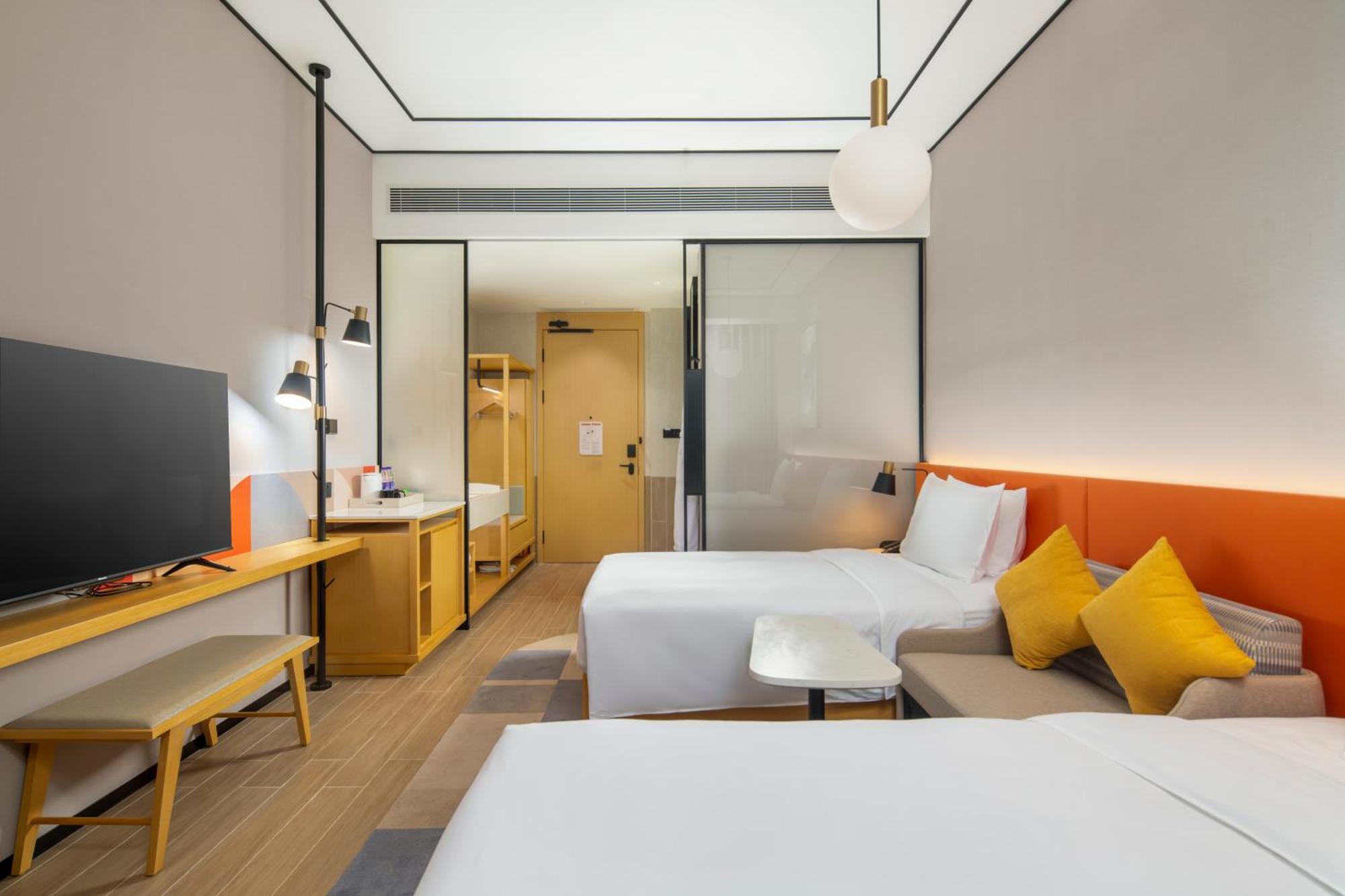 Hilton Garden Inn Shenzhen Airport,Enjoy 24-Hour One Way Free Delivery From Hotel To Shenzhen Baoan Airport On The Hour Eksteriør billede