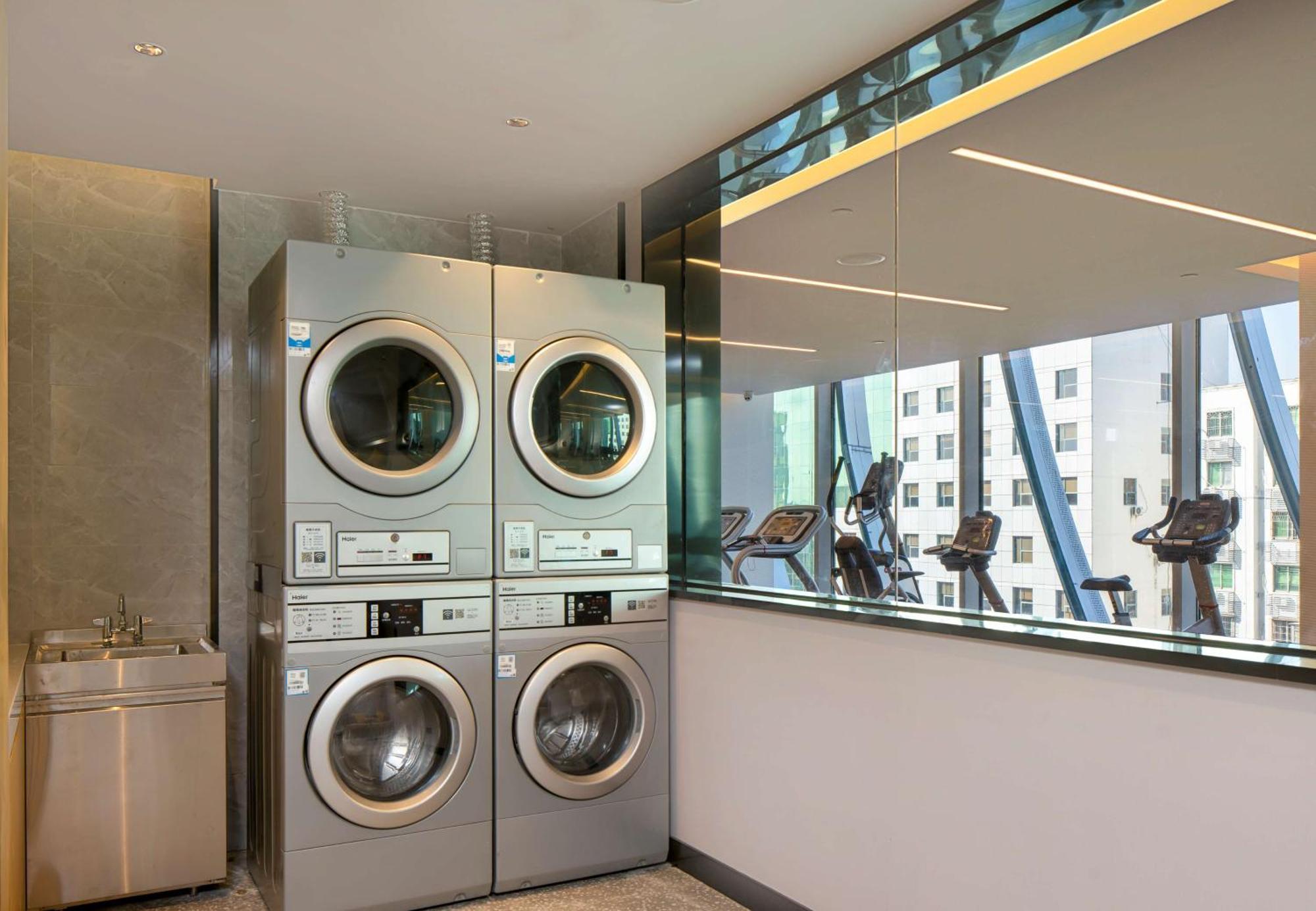 Hilton Garden Inn Shenzhen Airport,Enjoy 24-Hour One Way Free Delivery From Hotel To Shenzhen Baoan Airport On The Hour Eksteriør billede