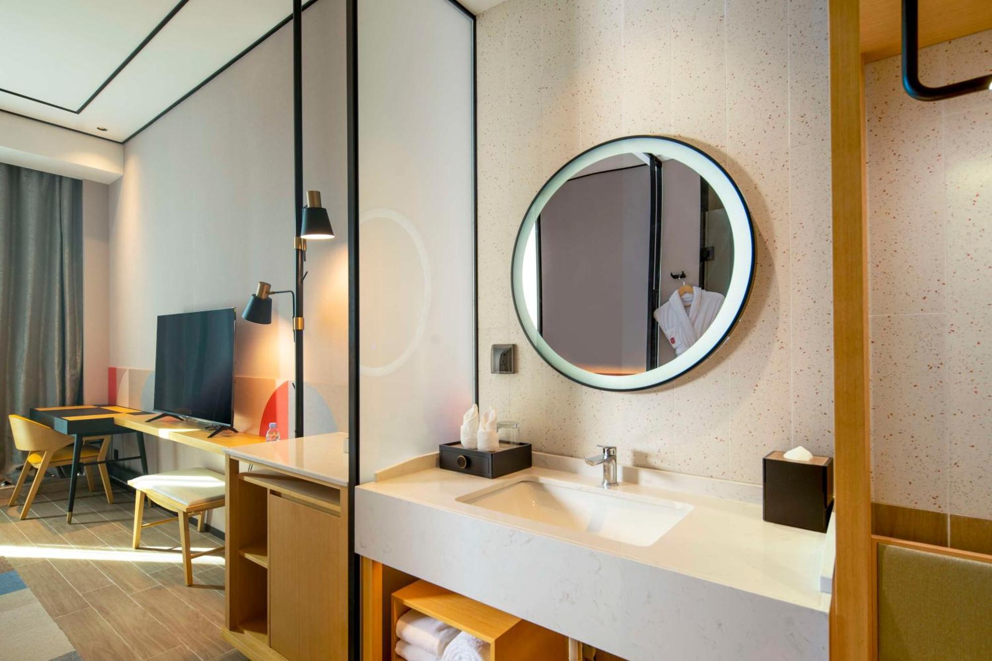 Hilton Garden Inn Shenzhen Airport,Enjoy 24-Hour One Way Free Delivery From Hotel To Shenzhen Baoan Airport On The Hour Eksteriør billede