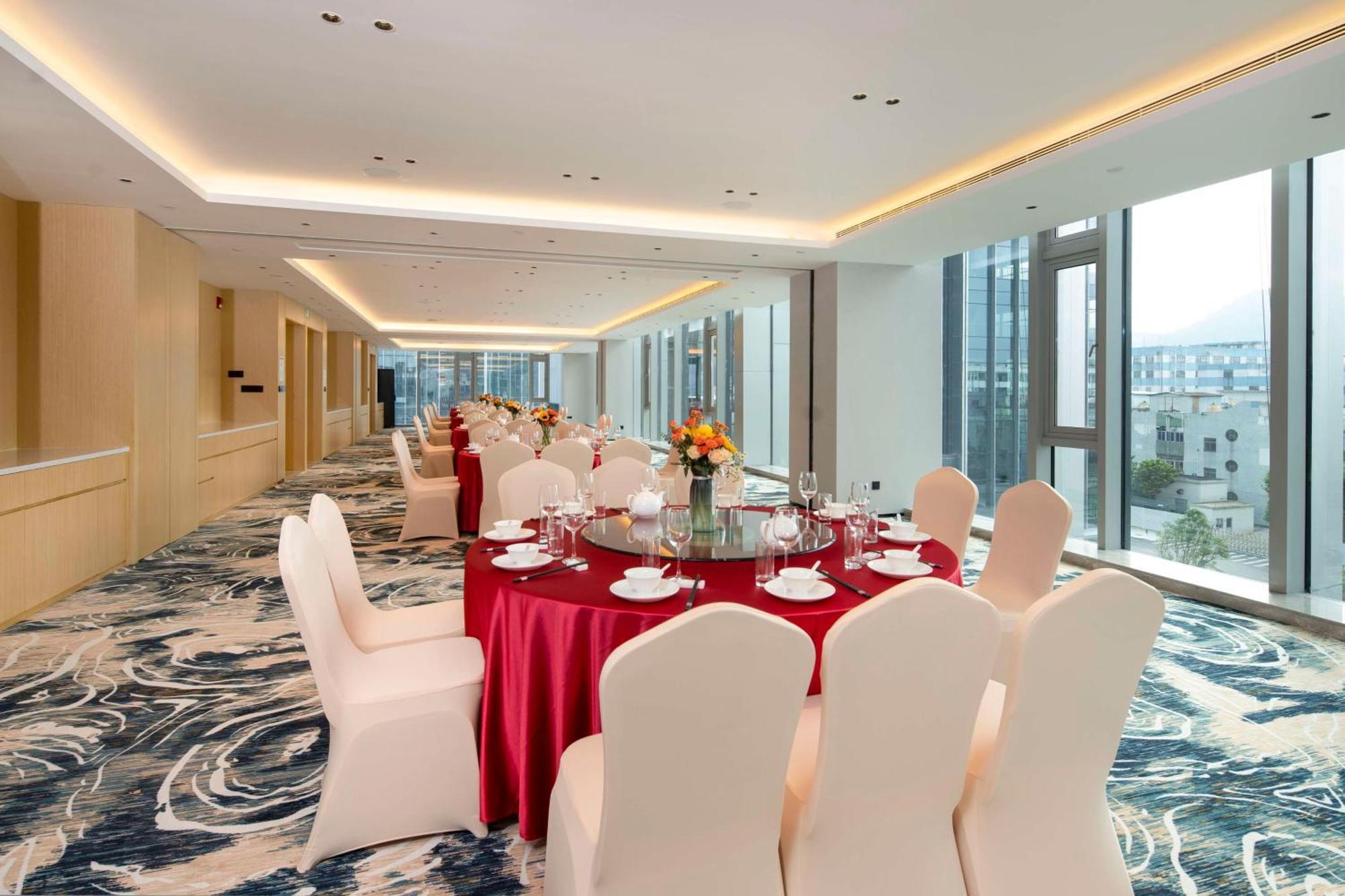 Hilton Garden Inn Shenzhen Airport,Enjoy 24-Hour One Way Free Delivery From Hotel To Shenzhen Baoan Airport On The Hour Eksteriør billede