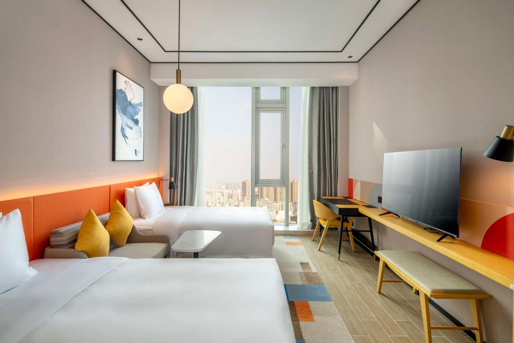 Hilton Garden Inn Shenzhen Airport,Enjoy 24-Hour One Way Free Delivery From Hotel To Shenzhen Baoan Airport On The Hour Eksteriør billede