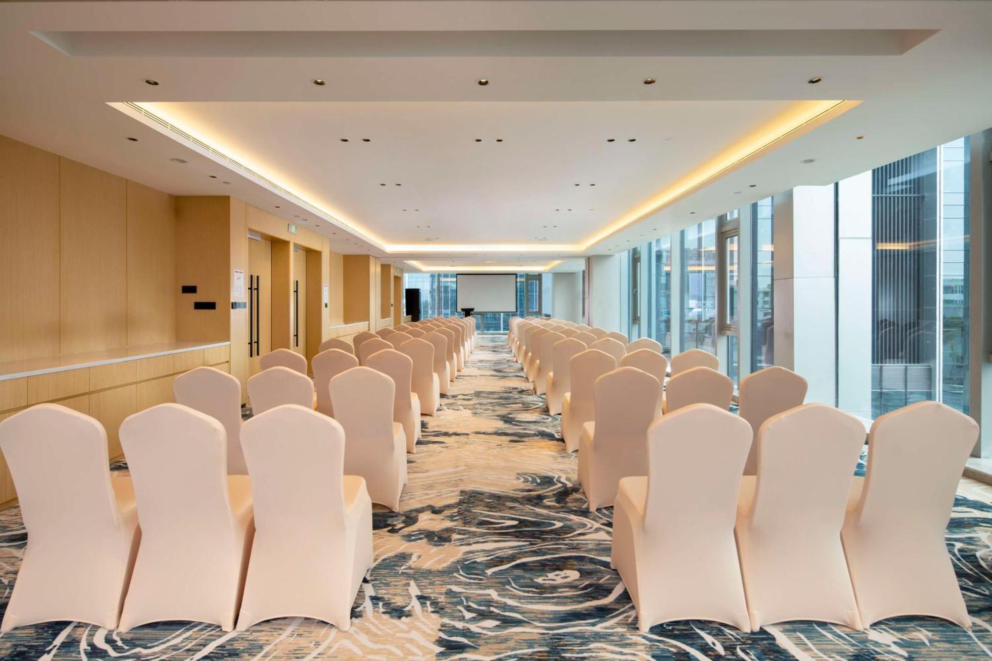 Hilton Garden Inn Shenzhen Airport,Enjoy 24-Hour One Way Free Delivery From Hotel To Shenzhen Baoan Airport On The Hour Eksteriør billede